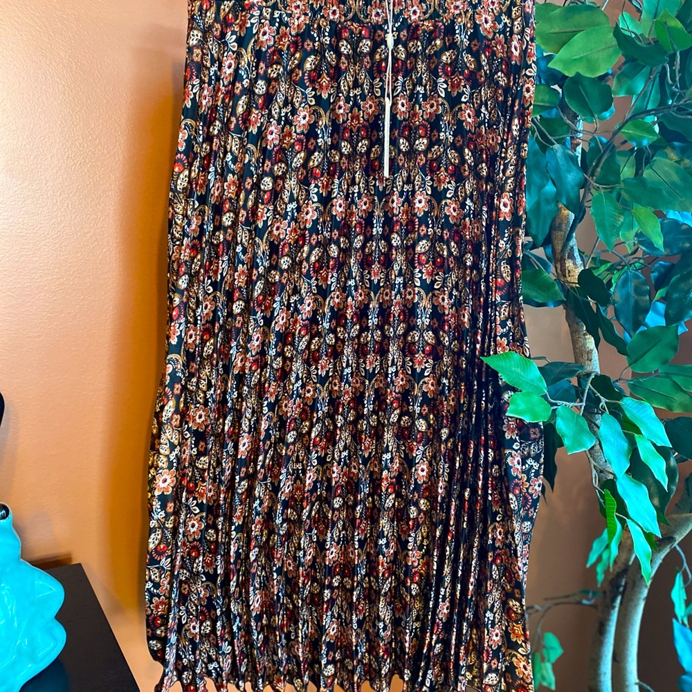 Max Studio | Zoey Pleat Midi Skirt, Sz L, Floral, NWT